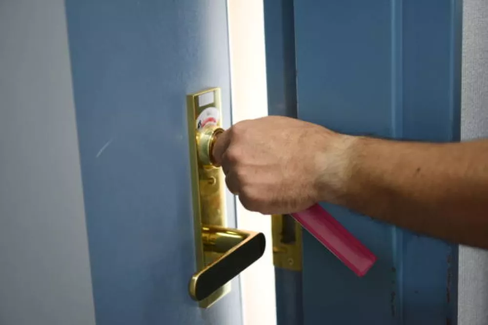 Busca un servicio de cerrajería para apertura de puertas en Hospitalet de Llobregat Busca un servicio de cerrajeria para apertura de puertas Hospitalet de Llobregat - Busca un servicio de cerrajería para apertura de puertas en Hospitalet de Llobregat