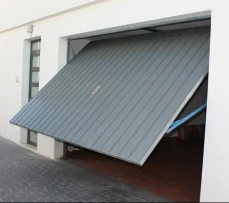 basculante puerta - Mantenimiento y reparación puertas de garaje L'Hospitalet de Llobregat Barcelona