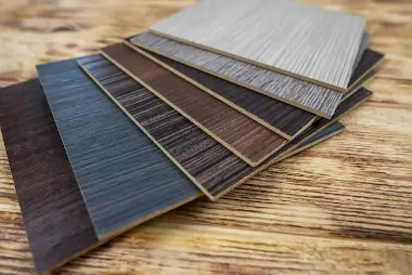 parquet small - Puertas de casa en Hospitalet de Llobregat