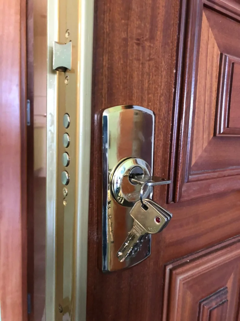 Que opciones de cerrajeros existen en Hospitalet de Llobregat para cambiar cerraduras - &iquest;Qu&eacute; opciones de cerrajeros existen en Hospitalet de Llobregat para cambiar cerraduras?